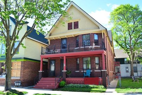 Photo of 909 E Wright St, Milwaukee, WI 53212 (MLS # 1851249)