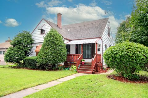 Photo of 4752 N 18th St, Milwaukee, WI 53209 (MLS # 1853062)