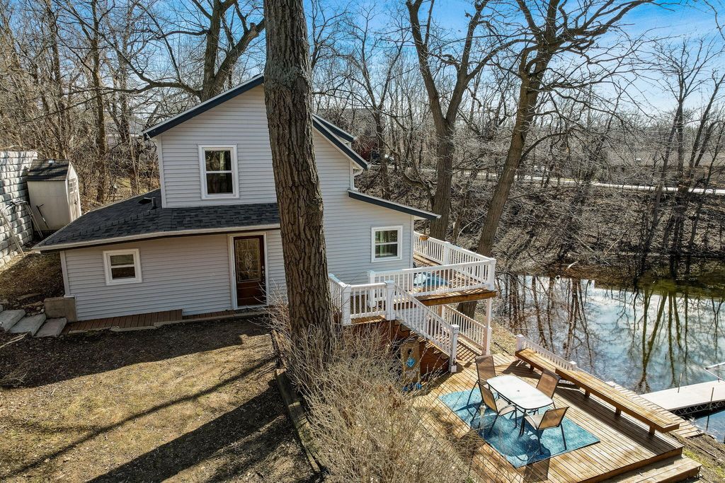 N53W34297 Road Q , Okauchee, WI Single Family Home Property Listing