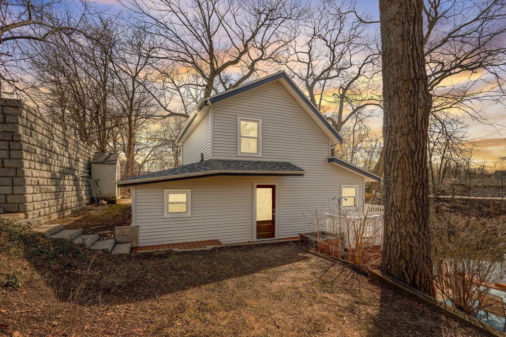 N53W34297 Road Q , Okauchee, WI Single Family Home Property Listing