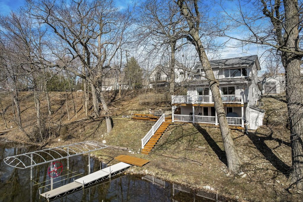 N53W34297 Road Q , Okauchee, WI Single Family Home Property Listing