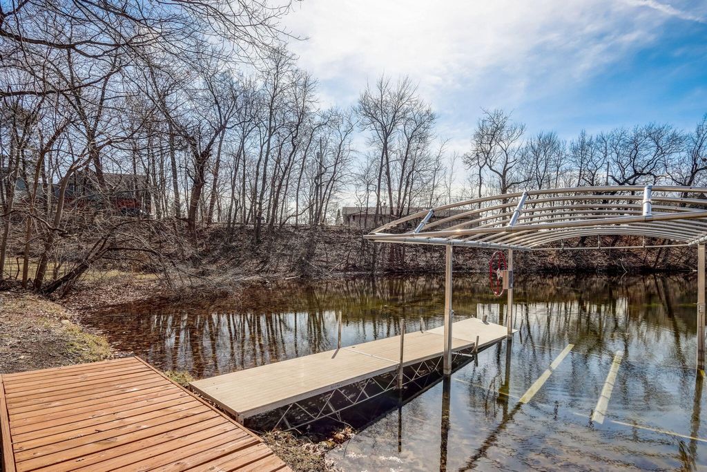 N53W34297 Road Q , Okauchee, WI Single Family Home Property Listing