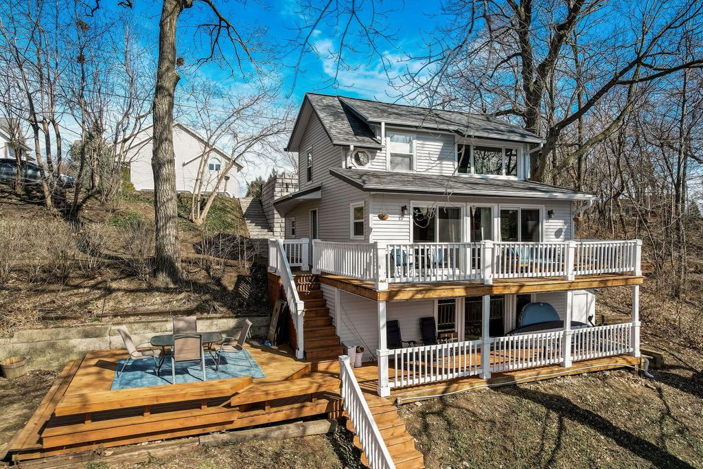 N53W34297 Road Q , Okauchee, WI Single Family Home Property Listing