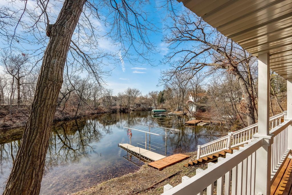 N53W34297 Road Q , Okauchee, WI Single Family Home Property Listing