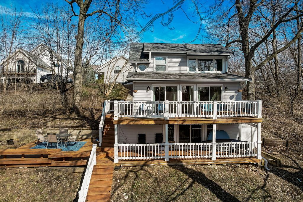 N53W34297 Road Q , Okauchee, WI Single Family Home Property Listing