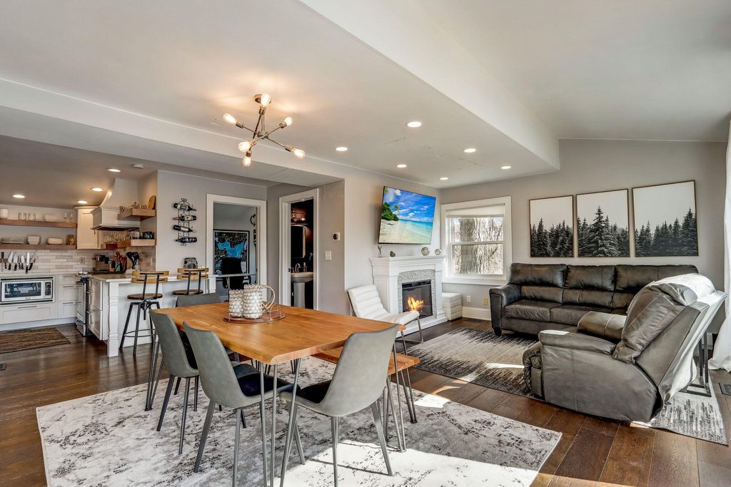 N53W34297 Road Q , Okauchee, WI Single Family Home Property Listing