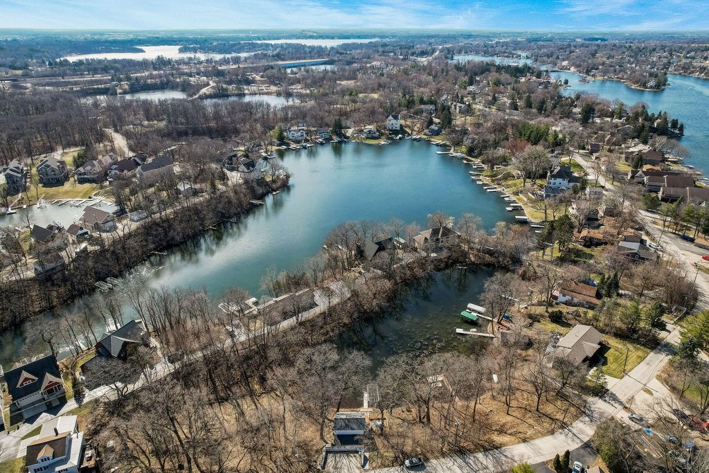 N53W34297 Road Q , Okauchee, WI Single Family Home Property Listing