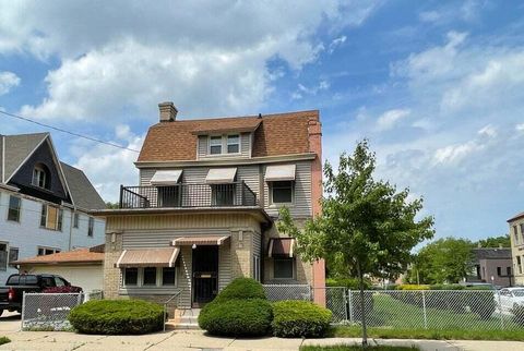 Photo of 1304 W Juneau Ave, Milwaukee, WI 53233 (MLS # 1850545)