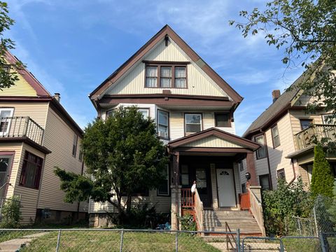 Photo of 801 S 32nd St, Milwaukee, WI 53215 (MLS # 1896290)