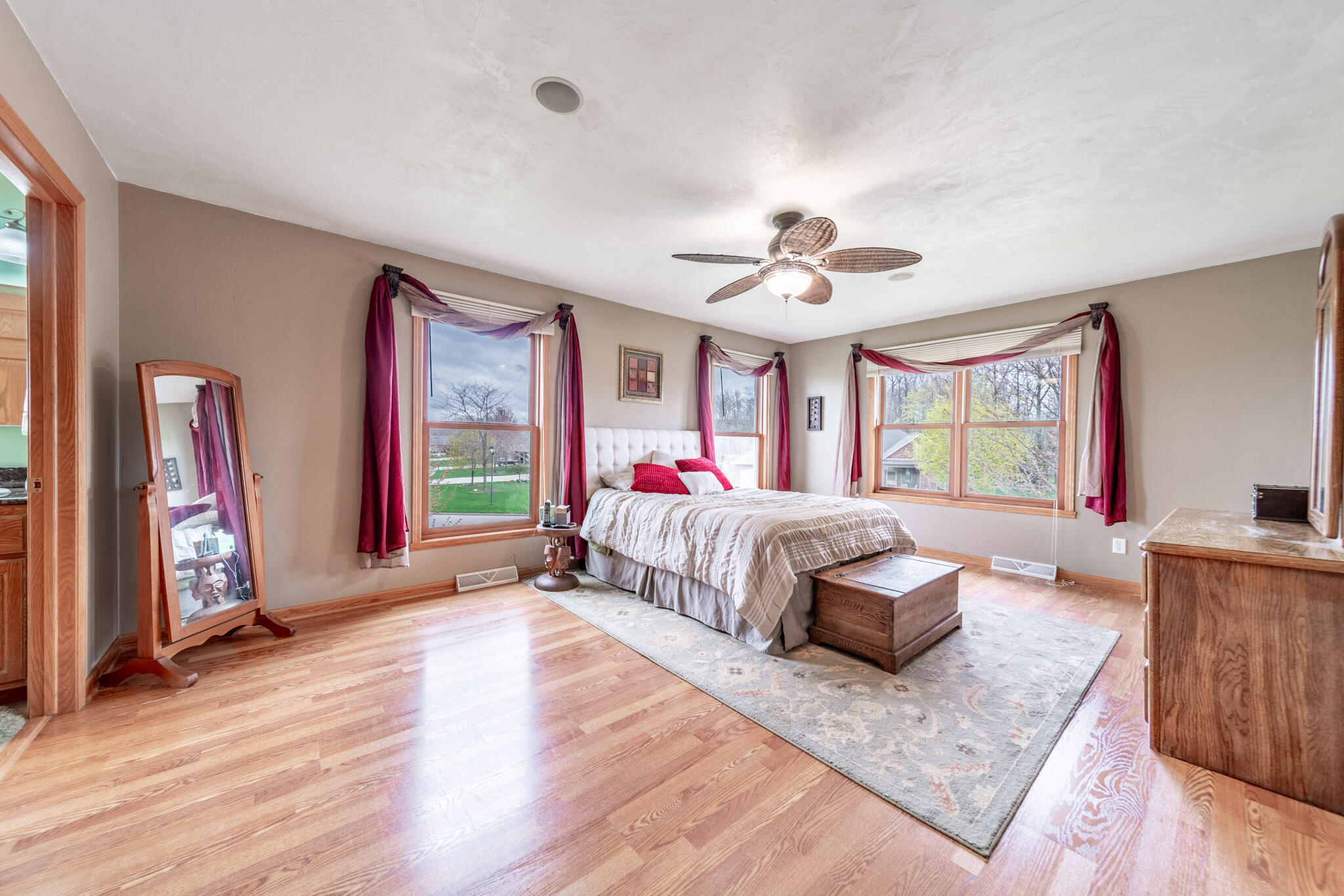 Sherwood, Wisconsin 54169, United States, 6 Bedrooms Bedrooms, ,5 BathroomsBathrooms,Residential,Active,56019