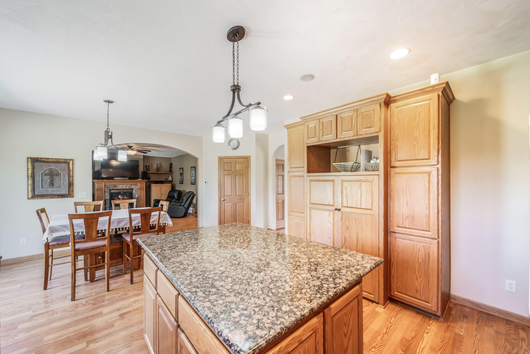 Sherwood, Wisconsin 54169, United States, 6 Bedrooms Bedrooms, ,5 BathroomsBathrooms,Residential,Active,56019