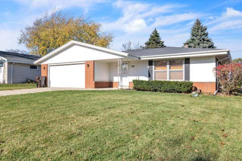 Photo of 1792 Tamarack St, South Milwaukee, WI 53172 (MLS # 1898930)