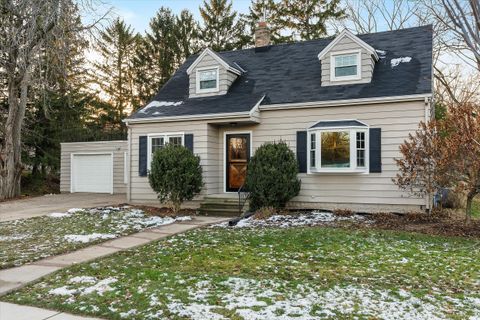 Photo of 231 N Garfield Ave, Port Washington, WI 53074 (MLS # 1858102)