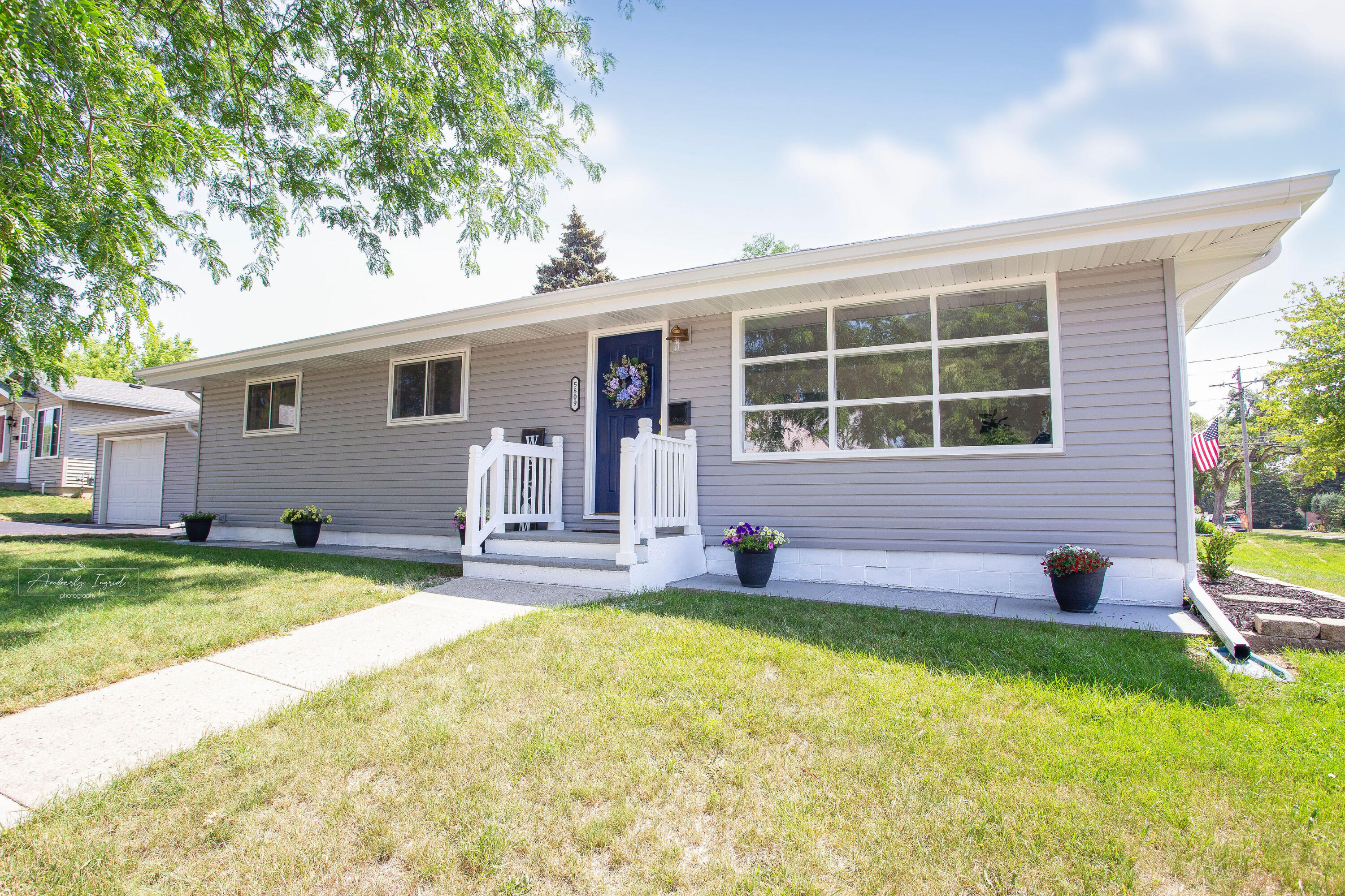 Photo 1 of 22 — 5809 41st Ave, Kenosha, WI 53144