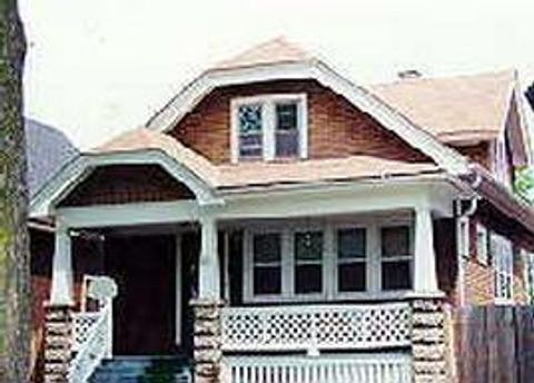 Photo of 716 S 37th St, Milwaukee, WI 53215 (MLS # 1857562)