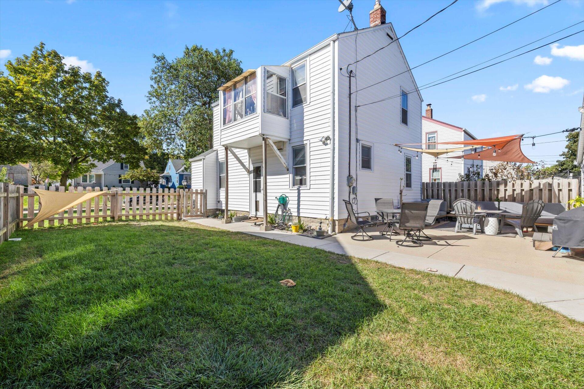 West Allis, Wisconsin 53219, United States, 2 Bedrooms Bedrooms, ,2 BathroomsBathrooms,Residential,Active,40688