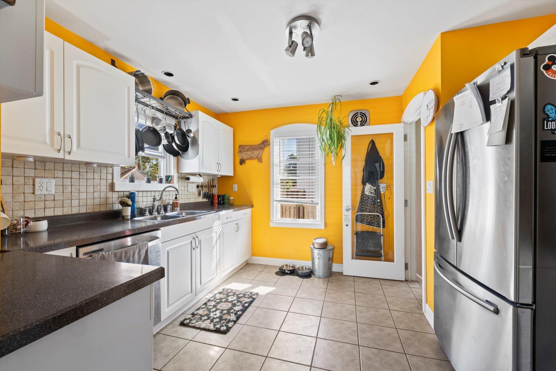 West Allis, Wisconsin 53219, United States, 2 Bedrooms Bedrooms, ,2 BathroomsBathrooms,Residential,Active,40688