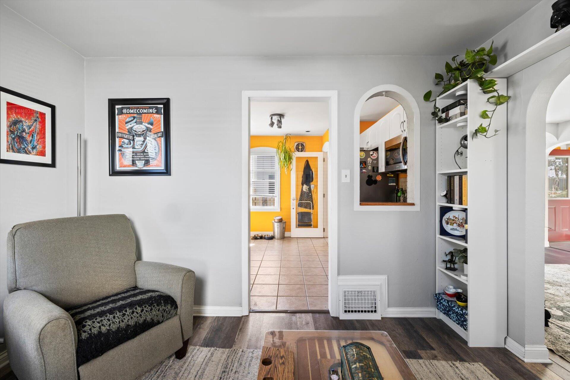 West Allis, Wisconsin 53219, United States, 2 Bedrooms Bedrooms, ,2 BathroomsBathrooms,Residential,Active,40688