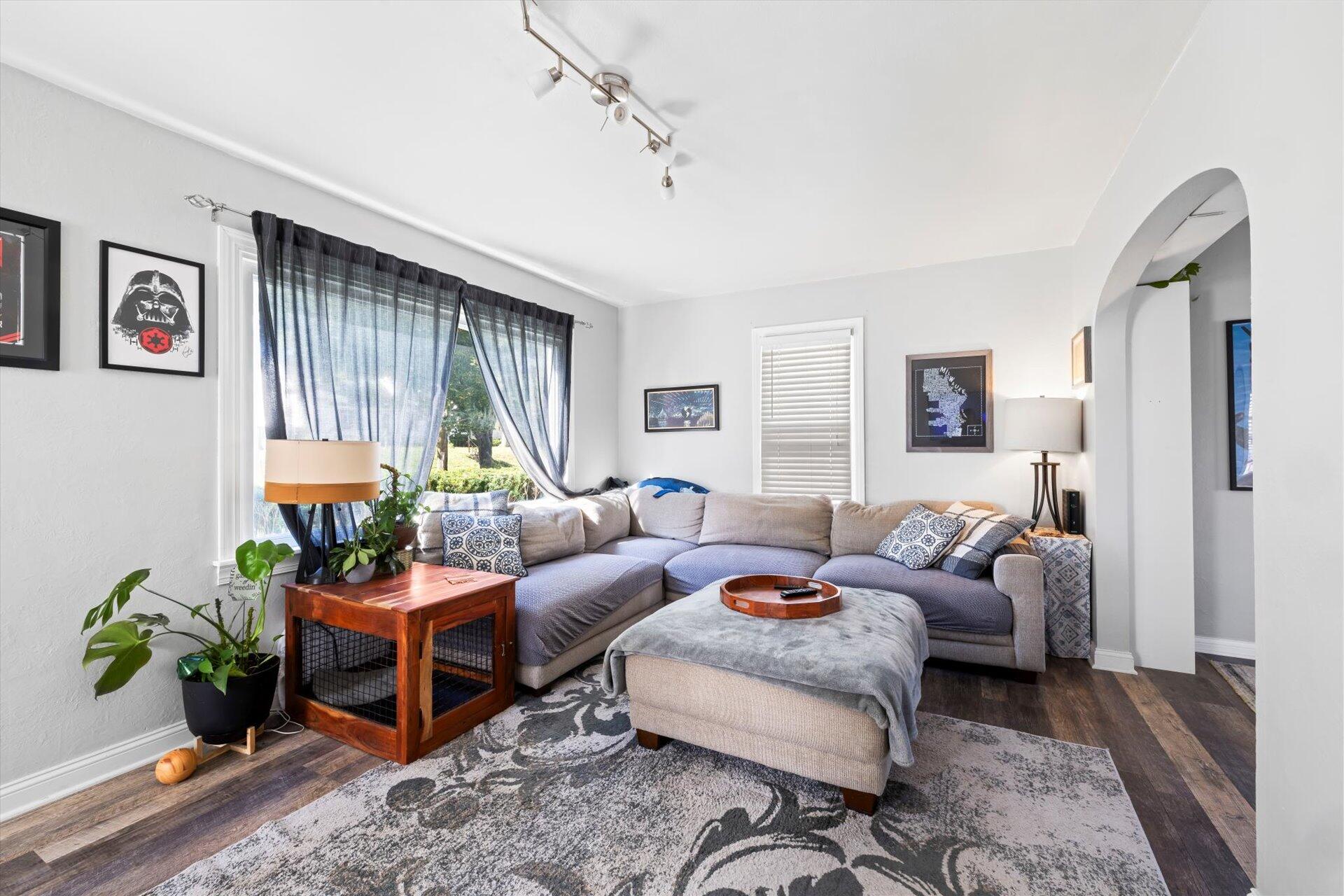 West Allis, Wisconsin 53219, United States, 2 Bedrooms Bedrooms, ,2 BathroomsBathrooms,Residential,Active,40688