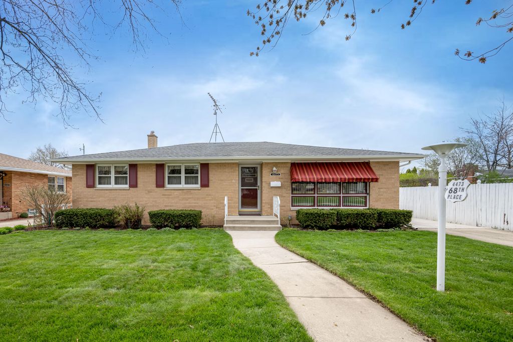 4473 68th Pl, Kenosha, WI Single Family Home Property Listing Bear Real Estate Group