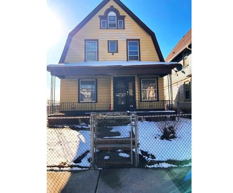 Photo of 2511 N Palmer St, Milwaukee, WI 53212 (MLS # 1868822)