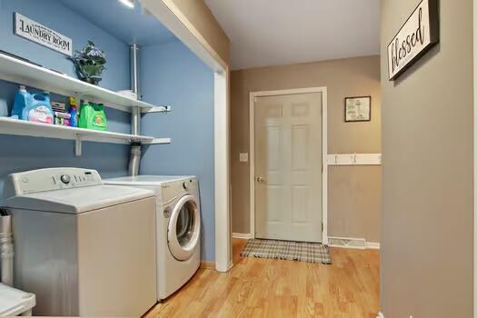 Kenosha, Wisconsin 53140, United States, 4 Bedrooms Bedrooms, ,3 BathroomsBathrooms,Residential,Active,36821