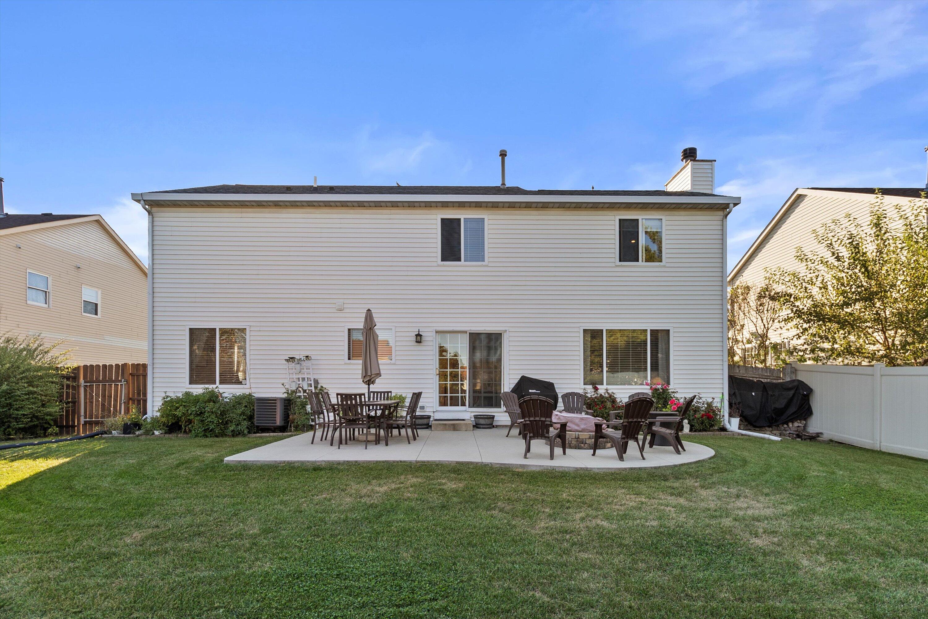 Kenosha, Wisconsin 53142, United States, 4 Bedrooms Bedrooms, ,3 BathroomsBathrooms,Residential,Active,40904