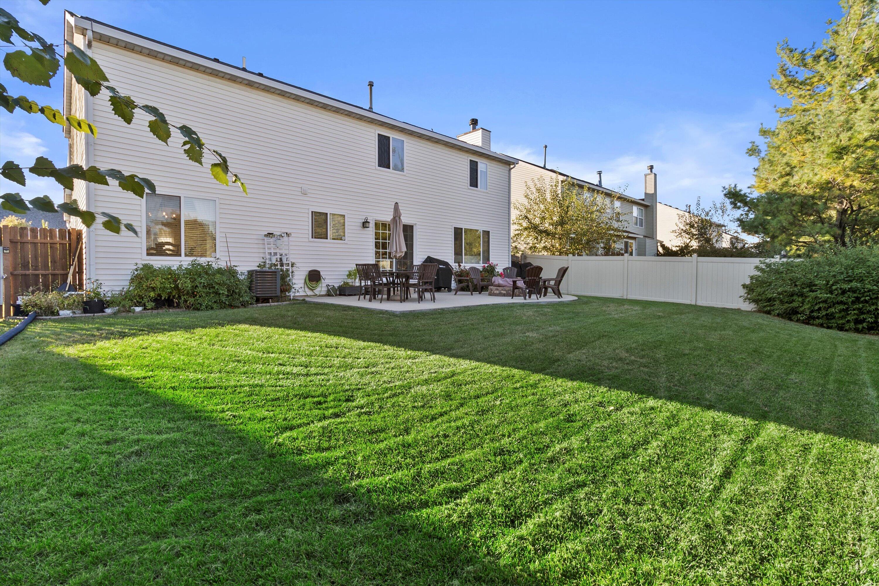 Kenosha, Wisconsin 53142, United States, 4 Bedrooms Bedrooms, ,3 BathroomsBathrooms,Residential,Active,40904