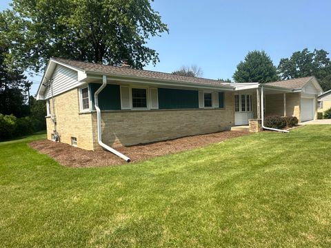 N50W14454 Fairmount Ave, Menomonee Falls, WI 53051 - #: 1889375