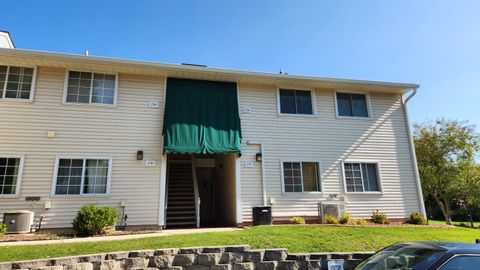 Photo of 1737 Parknoll Ln, Port Washington, WI 53074 (MLS # 1850747)