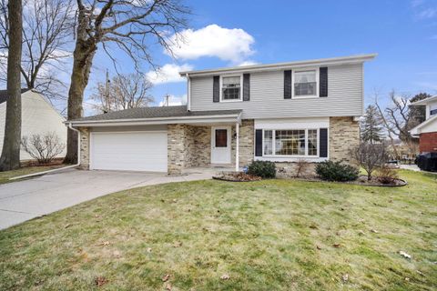 Photo of 703 Walnut St, South Milwaukee, WI 53172 (MLS # 1864627)