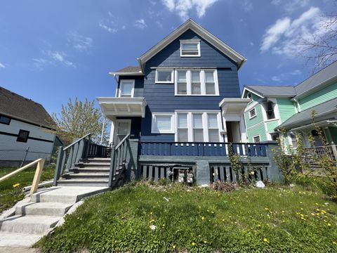 Photo of 2351 N Holton St, Milwaukee, WI 53212 (MLS # 1833085)