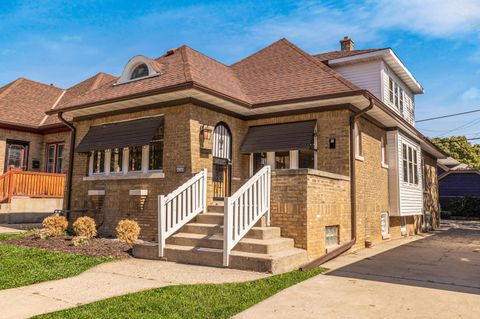 4260 N 26th St, Milwaukee, WI 53209 - #: 1892887