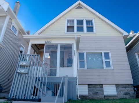 Photo of 3207 W Madison St, Milwaukee, WI 53215 (MLS # 1871841)