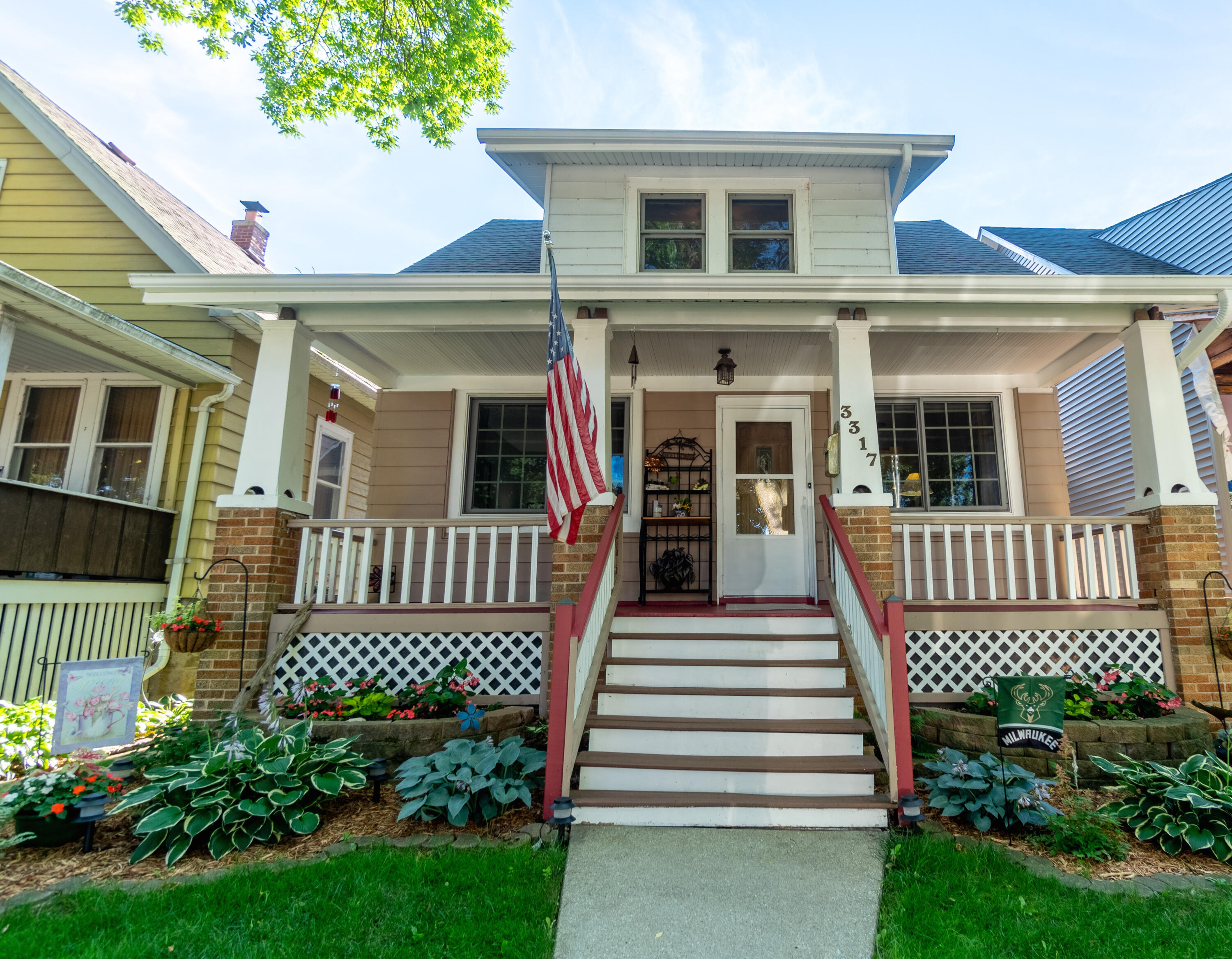 Photo 1 of 25 — 3317 S Delaware Ave, Milwaukee, WI 53207