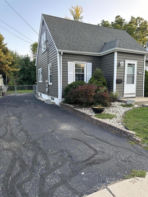 Photo of 7113 W Park Hill Ave, Milwaukee, WI 53213 (MLS # 1848592)