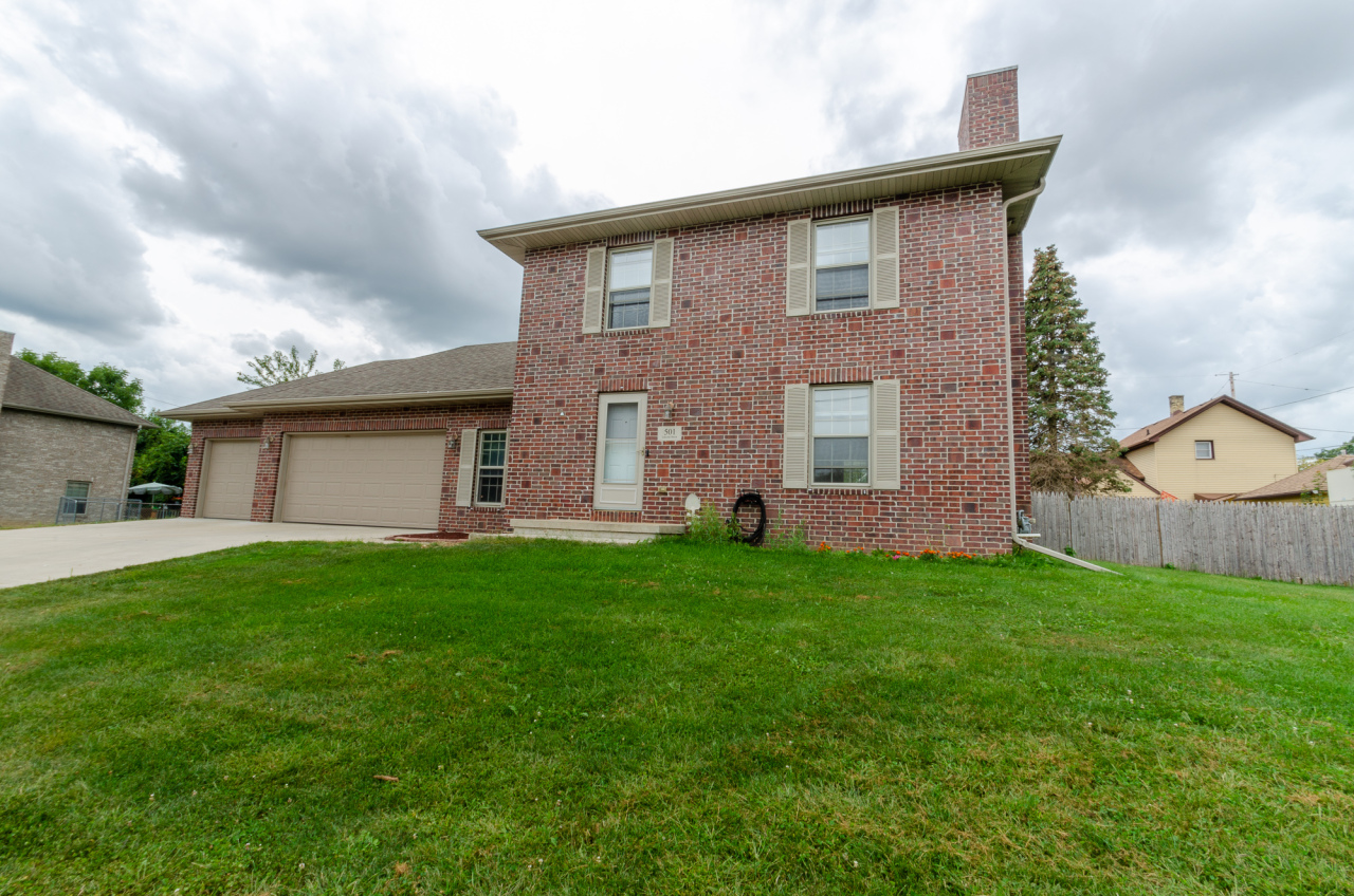 Photo 1 of 39 — 501 Lincoln St, Watertown, WI 53098