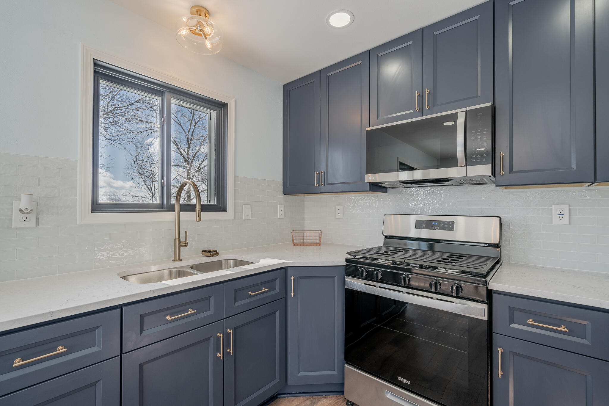 Barton, Wisconsin 53090, United States, 3 Bedrooms Bedrooms, ,2 BathroomsBathrooms,Residential,Active,64600