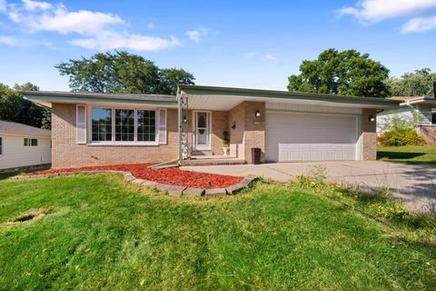 5959 Sycamore St, Greendale, WI 53129 - #: 1889699