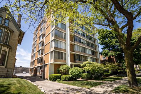 Photo of 1409 N Prospect Ave, Milwaukee, WI 53202 (MLS # 1836297)