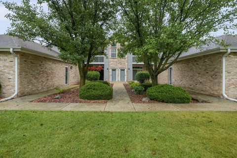 Photo of 9131 S Aspen Dr, Oak Creek, WI 53154 (MLS # 1893697)
