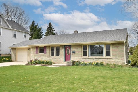 Photo of 839 N Wisconsin St, Port Washington, WI 53074 (MLS # 1873405)