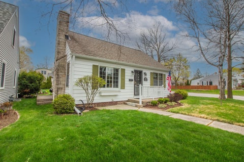 Photo of W62N359 Hanover Ave, Cedarburg, WI 53012 (MLS # 1873213)