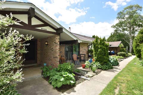Photo of N17W5366 Garfield St, Cedarburg, WI 53012 (MLS # 1876538)