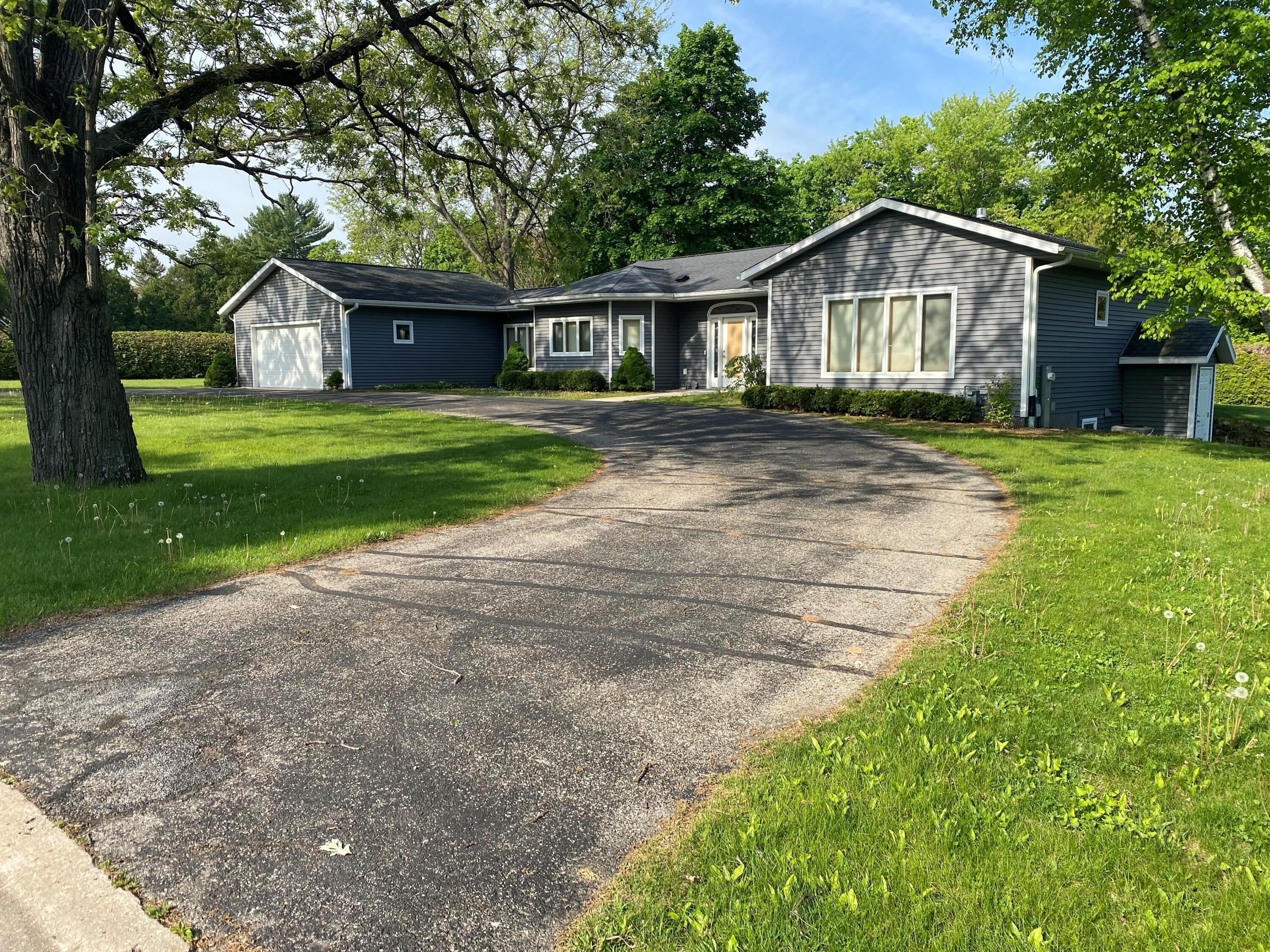 Photo 1 of 32 — N1917 S Main St, Koshkonong, WI 53538