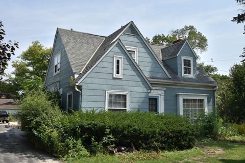 Photo of 7326 N Port Washington Rd, Glendale, WI 53217 (MLS # 1846514)