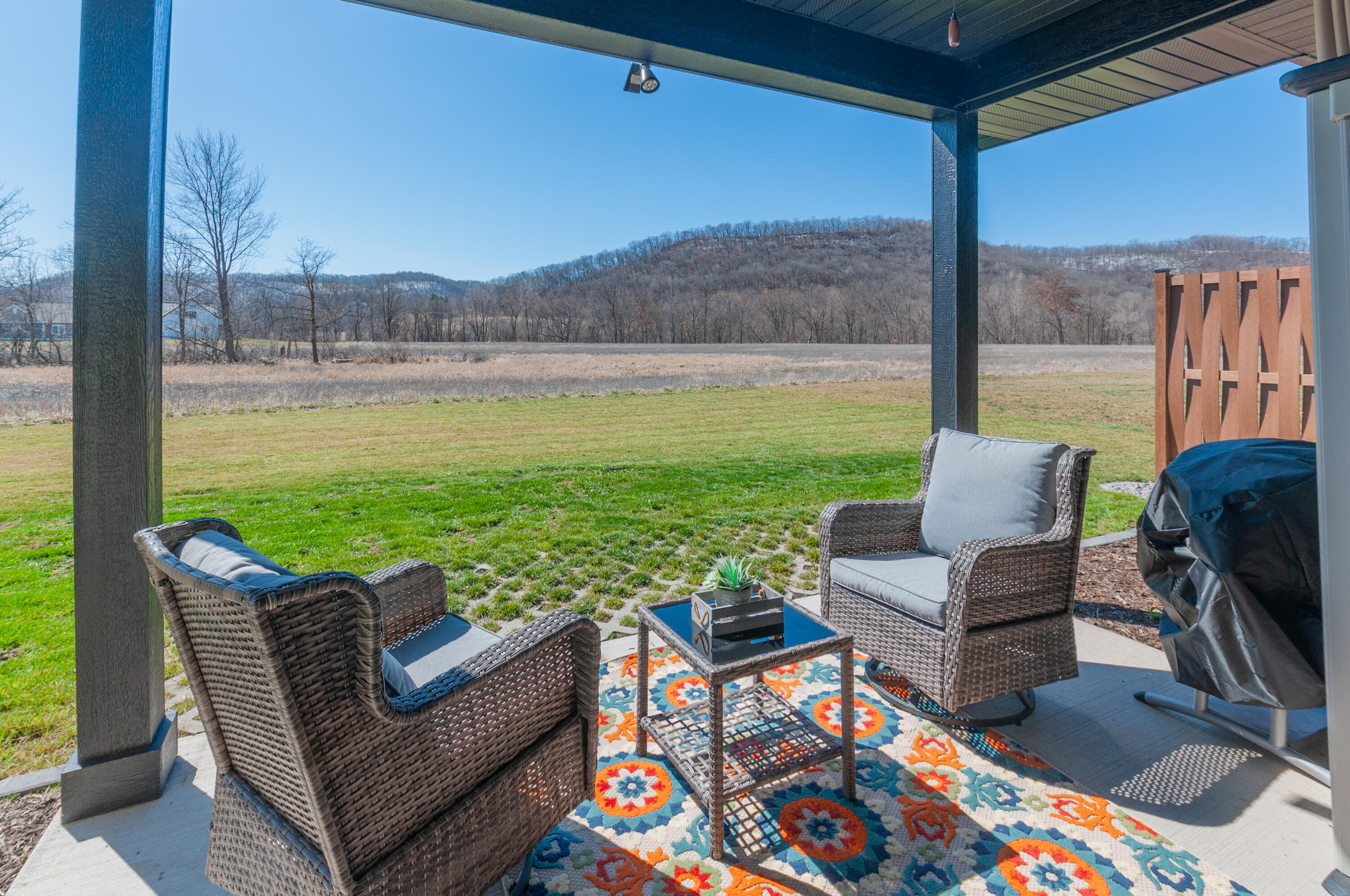 La Crescent, Minnesota 55947, United States, 3 Bedrooms Bedrooms, ,2 BathroomsBathrooms,Residential,Pending,61243