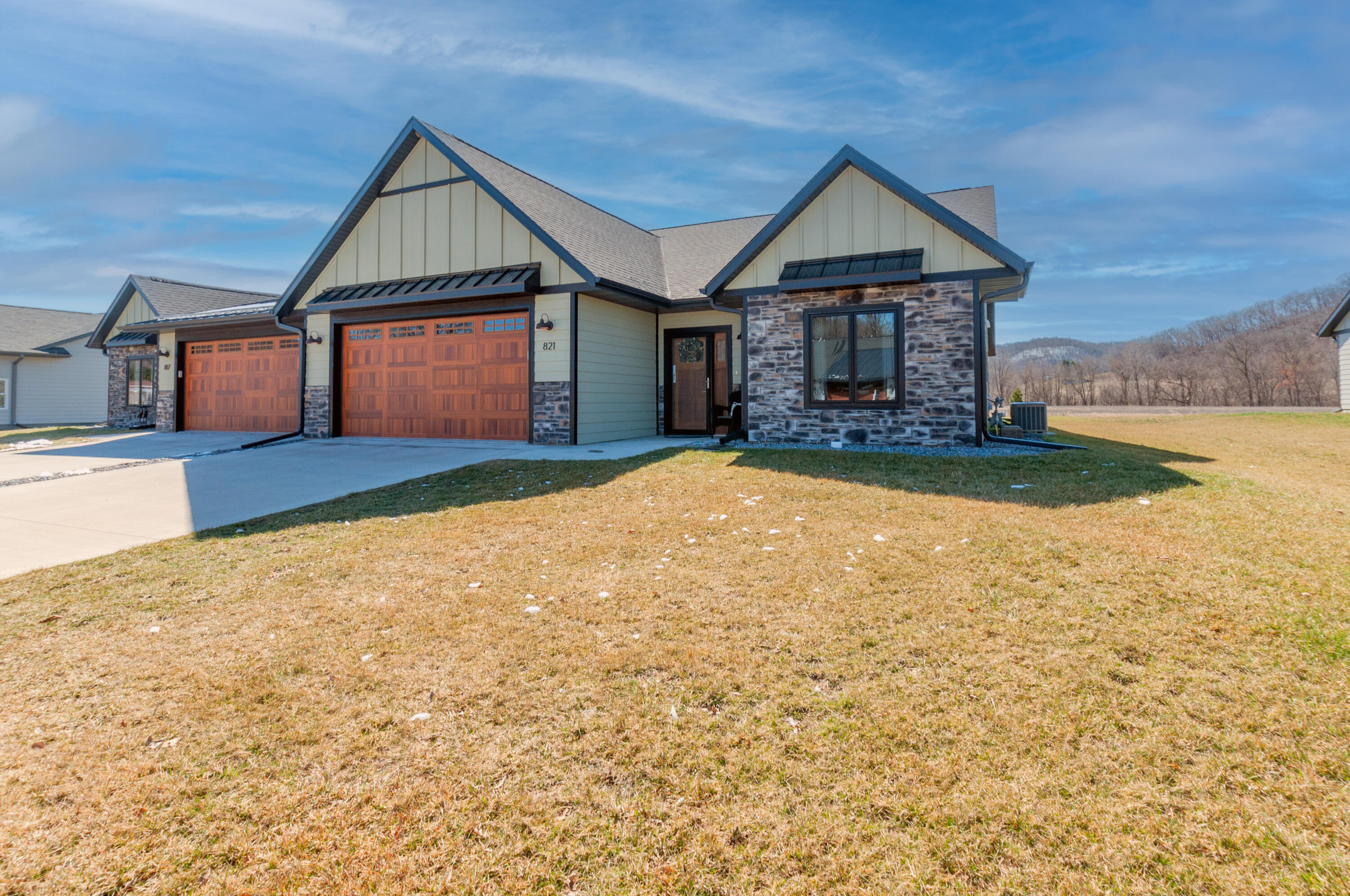 La Crescent, Minnesota 55947, United States, 3 Bedrooms Bedrooms, ,2 BathroomsBathrooms,Residential,Pending,61243