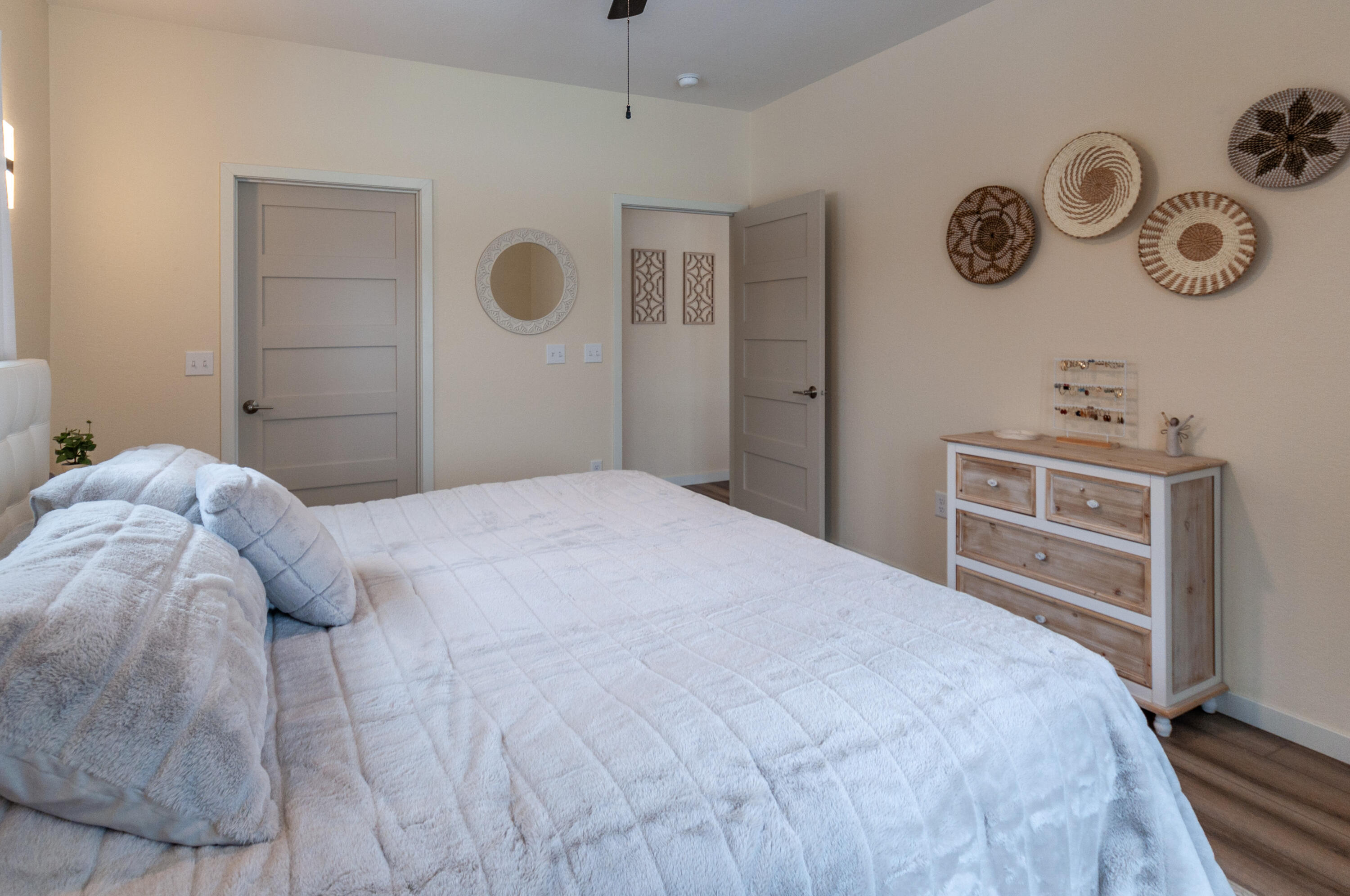 La Crescent, Minnesota 55947, United States, 3 Bedrooms Bedrooms, ,2 BathroomsBathrooms,Residential,Pending,61243