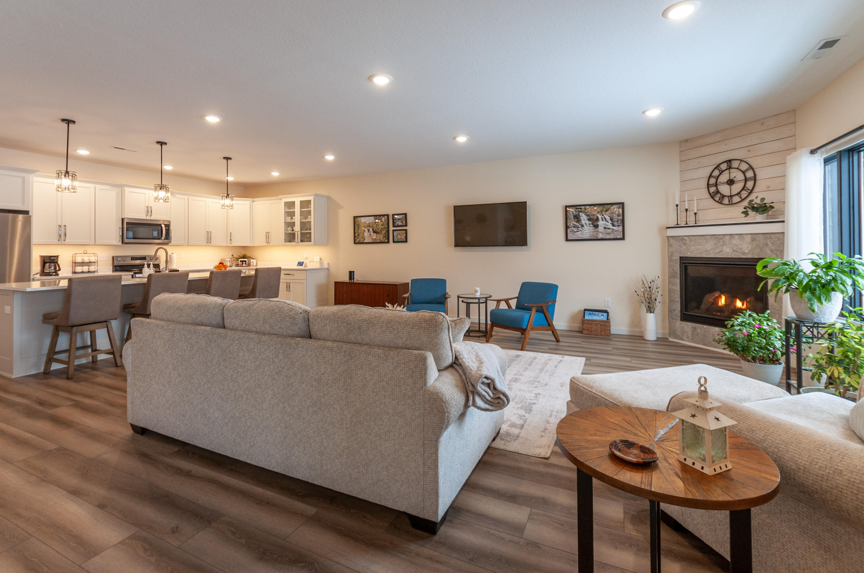 La Crescent, Minnesota 55947, United States, 3 Bedrooms Bedrooms, ,2 BathroomsBathrooms,Residential,Pending,61243